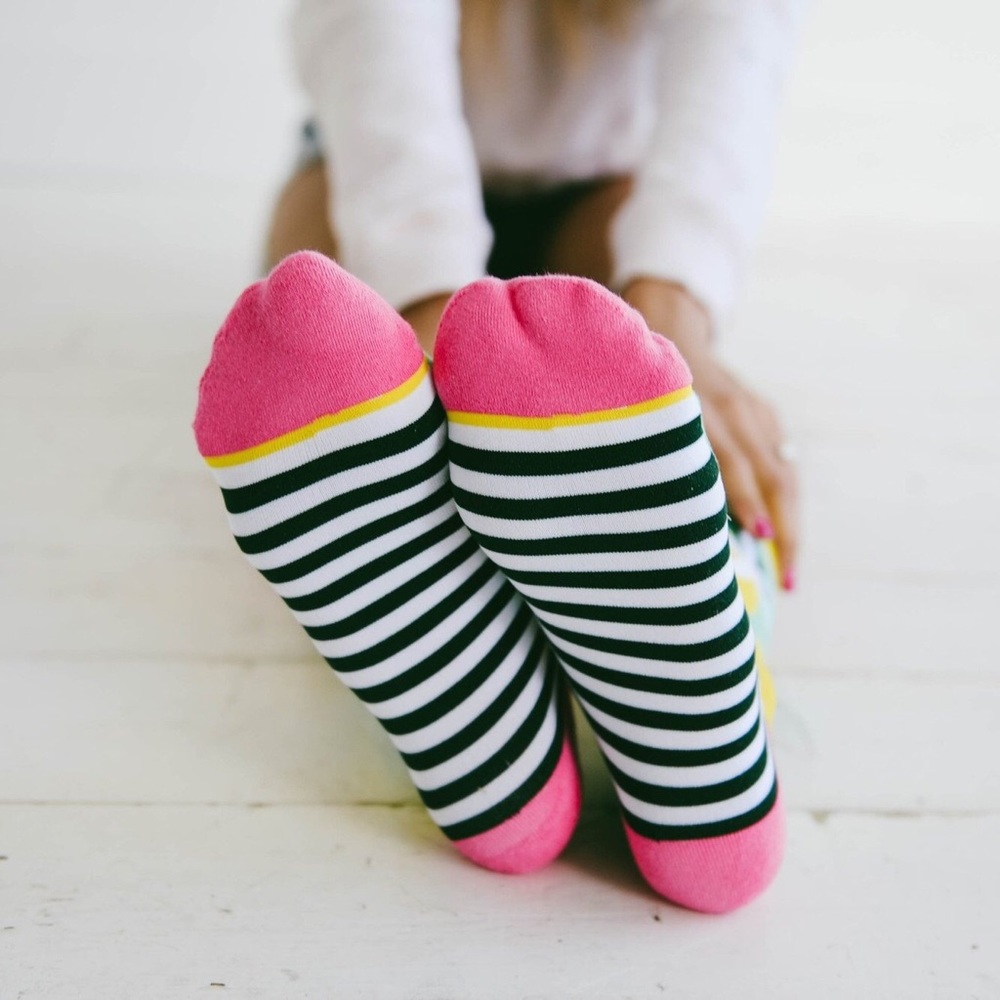 🆕 Pink Lemonade Crew Socks - Picture 2 of 4